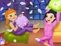 Gioco Una folle lotta con i cuscini durante un pigiama party  in linea
