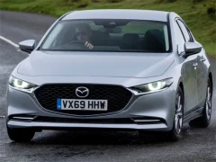 Gioco Mazda 3 Sedan in linea