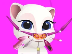 Gioco Little Angela Nose Doctor in linea