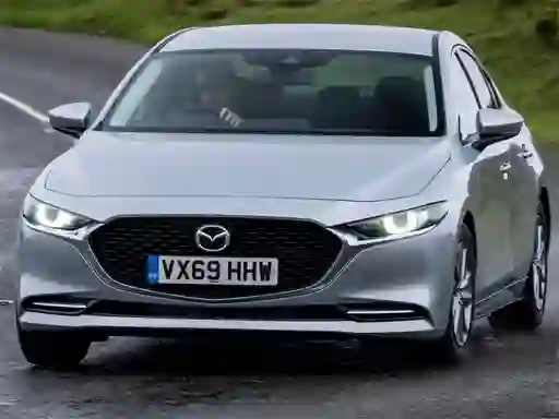 Gioco Mazda 3 Sedan in linea