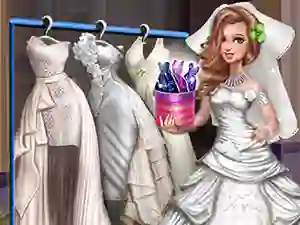 Gioco Sery Wedding Dolly Dress Up in linea