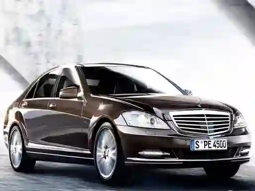Gioco Luxury Sedan Suzzle in linea