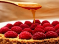 Gioco Puzzle con torta al miele e fragole  in linea